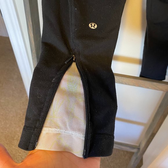 Lululemon Crop Leggings - Picture 6 of 7